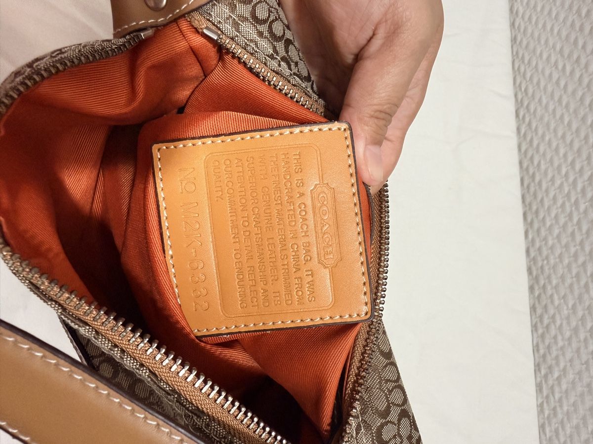 Coach Sacs femmes: Y2K Coach Mini CC Pochette Handbag  – D'occasion à Geneve par DarlingVintage 5
