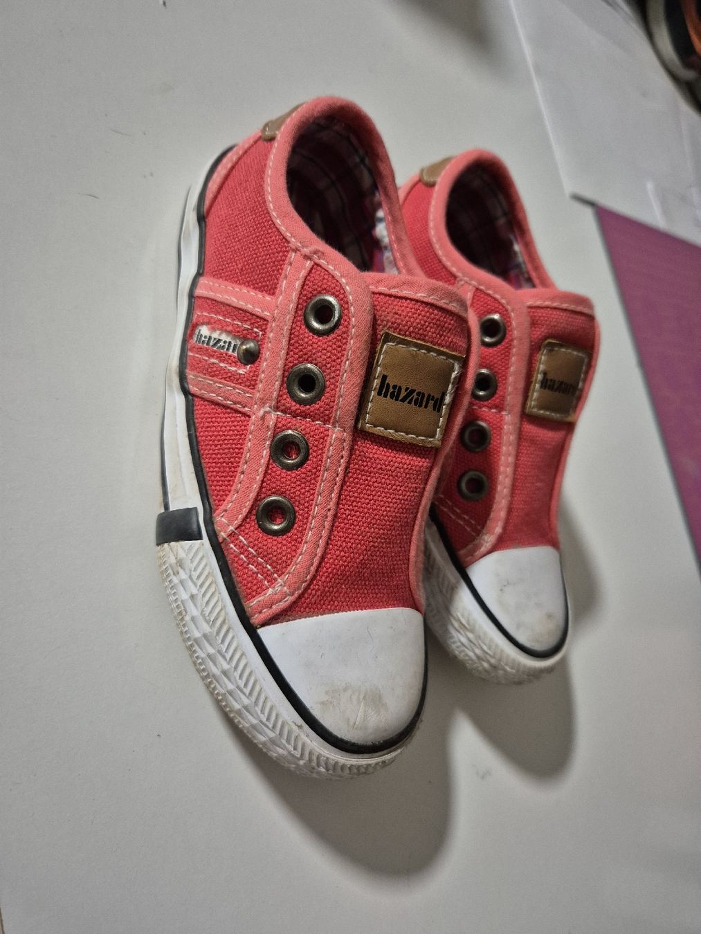 Scarpe per ragazzi: Sneaker Kinder 27 rot Hazard – Usato da Wynigen venduto da La_Talpa