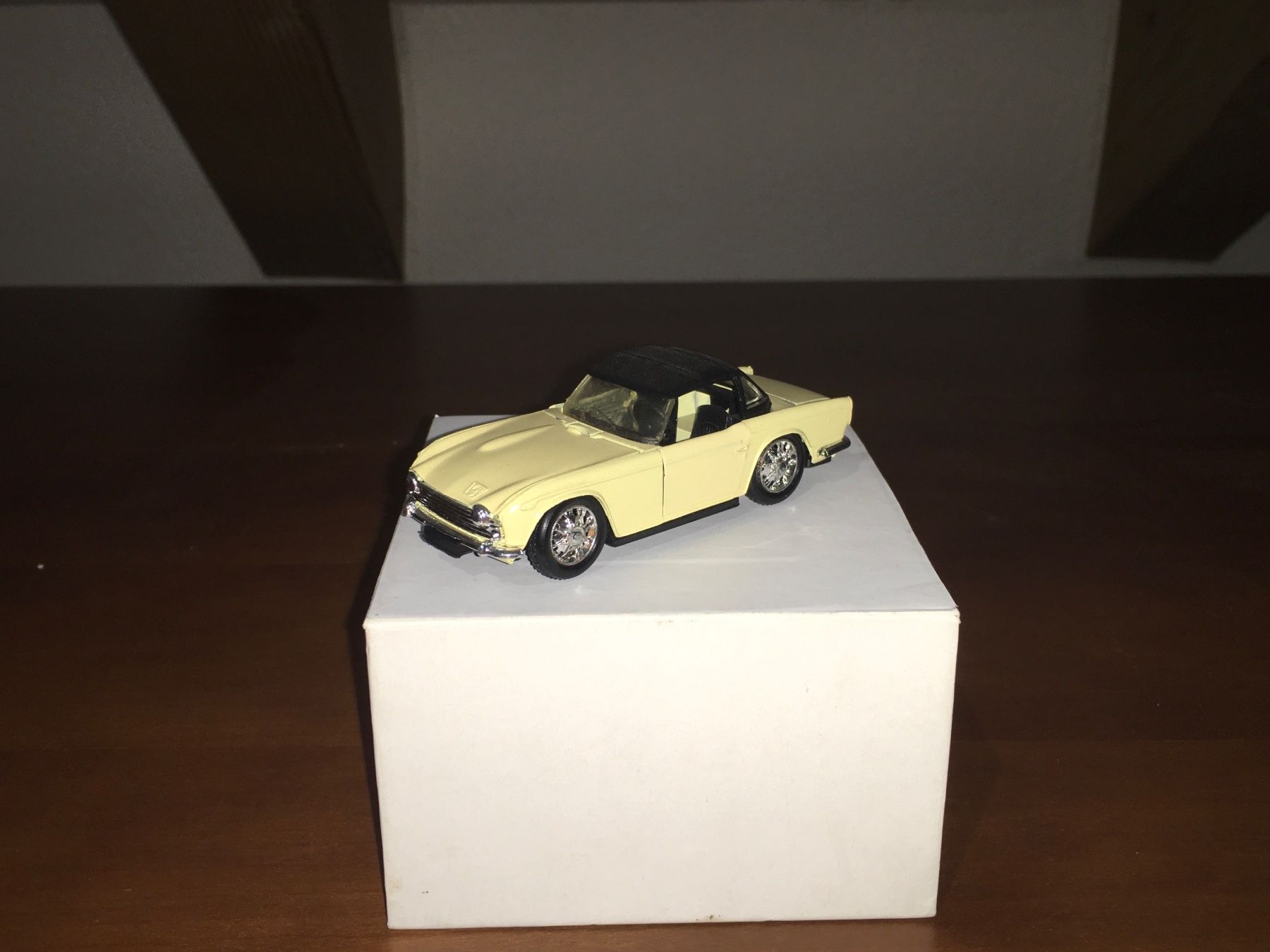 Triumph Modellini d'auto: Triumph TR 5 Closed 1/43 Eligor – Nuovo (secondo la descrizione) da Wohlen AG venduto da PrivatSammlung
