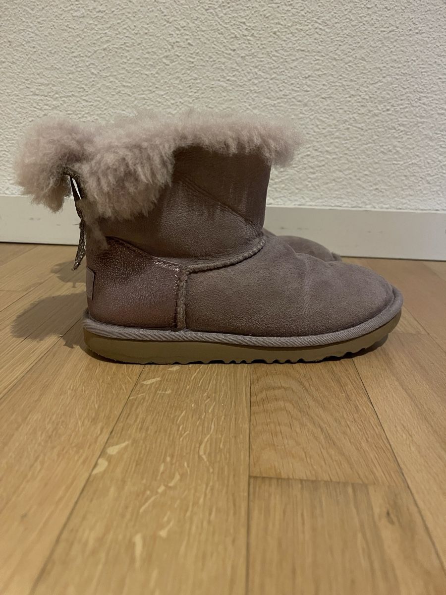 Ugg Scarpe per ragazze: UGG – Usato da Au ZH venduto da Shalima1985