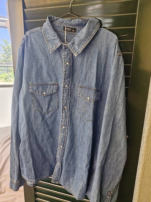 Chemisiers: Jeanshemd /-Bluse XXL – D'occasion à Wädenswil par ari_k29d 1