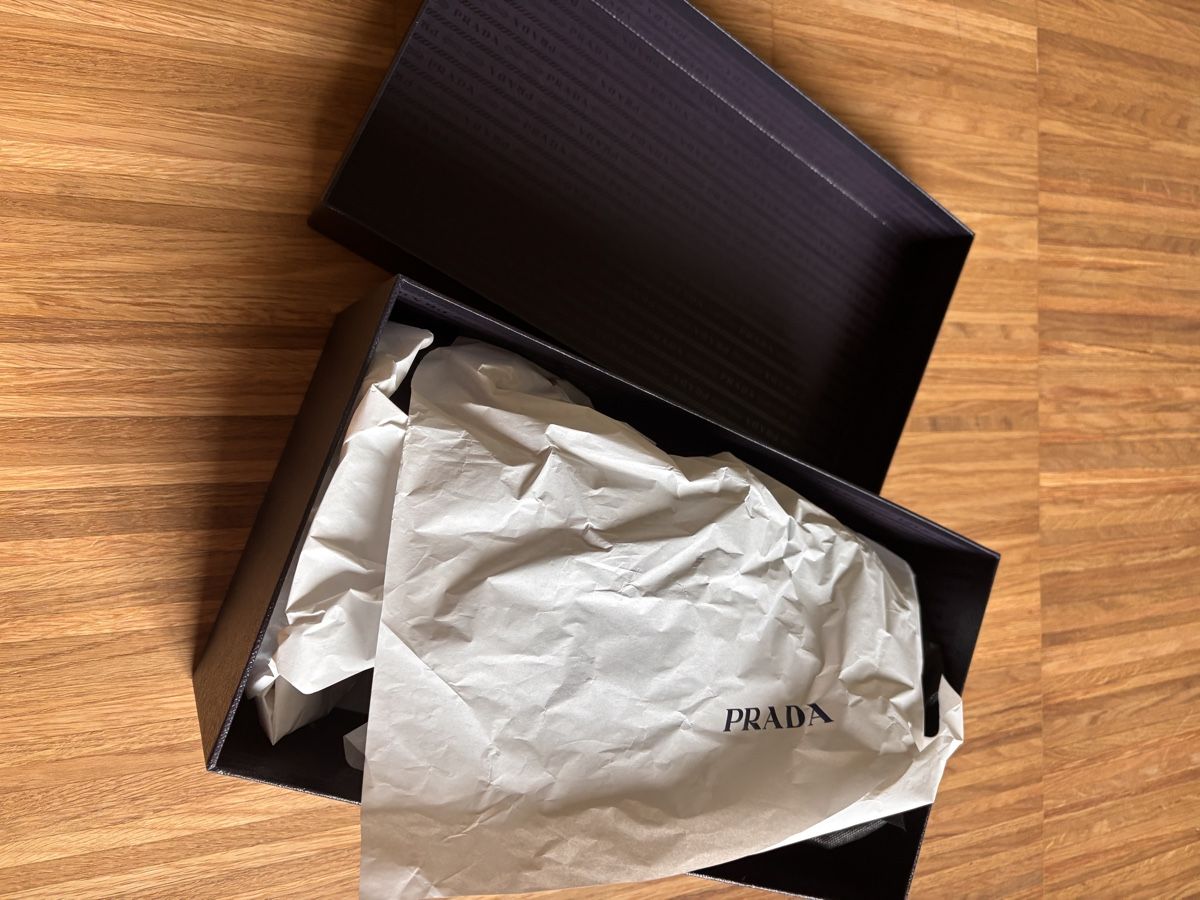 Lotti di vestiti: Prada Box. Neu! – Nuovo (secondo la descrizione) da Luzern venduto da lor_x8hx 3