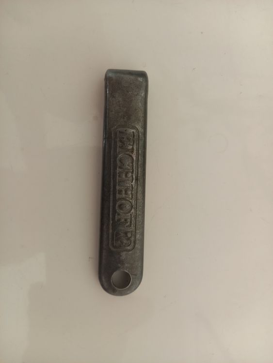 Alle Werkzeuge: Eichhof Flaschenöffner Retrostyle – Gebraucht aus Stans von thomin8989