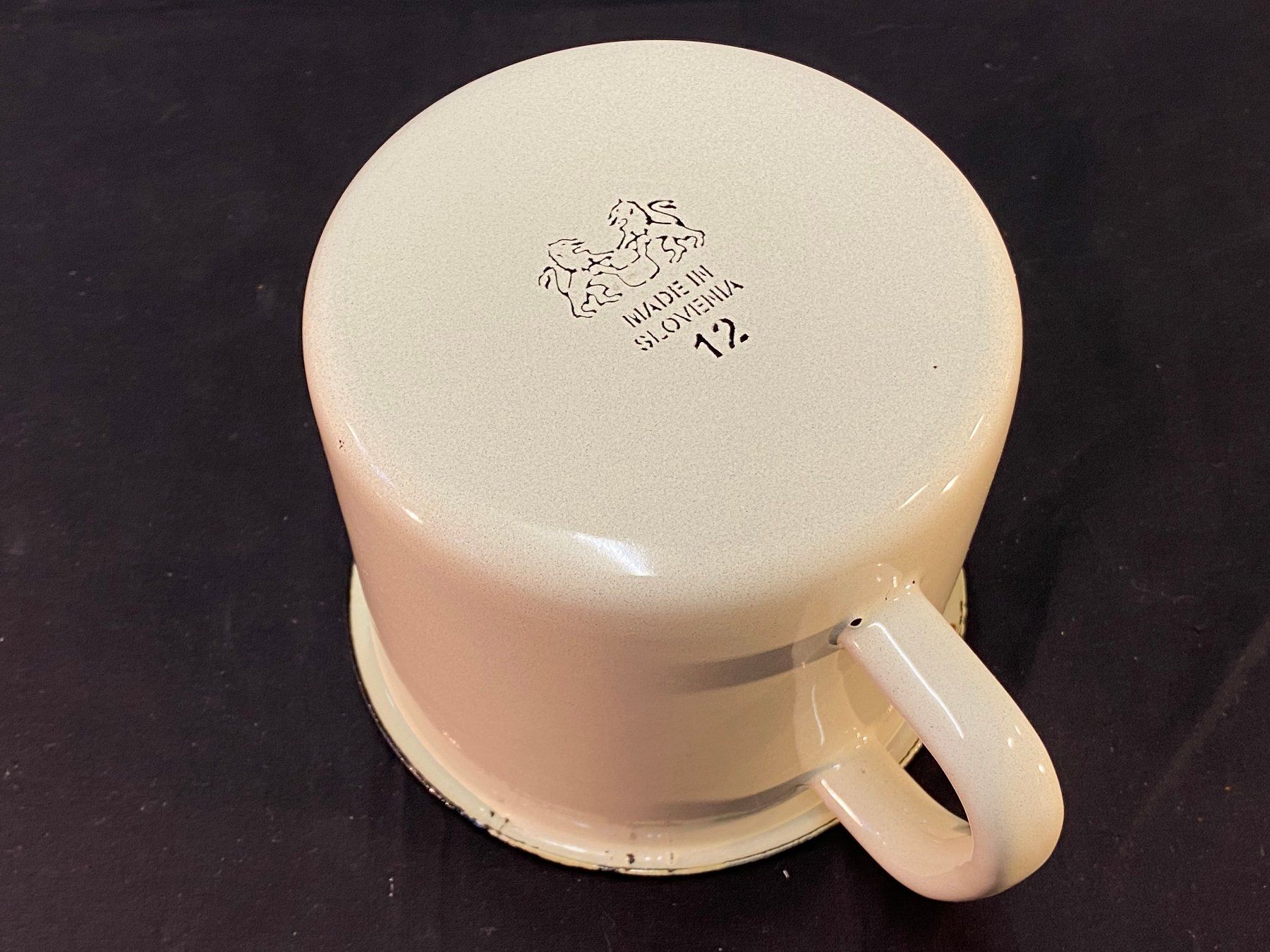 Tazze: 5 Vintage Emaille Krug/Becher – Usato da Schaffhausen venduto da VintageCity 4