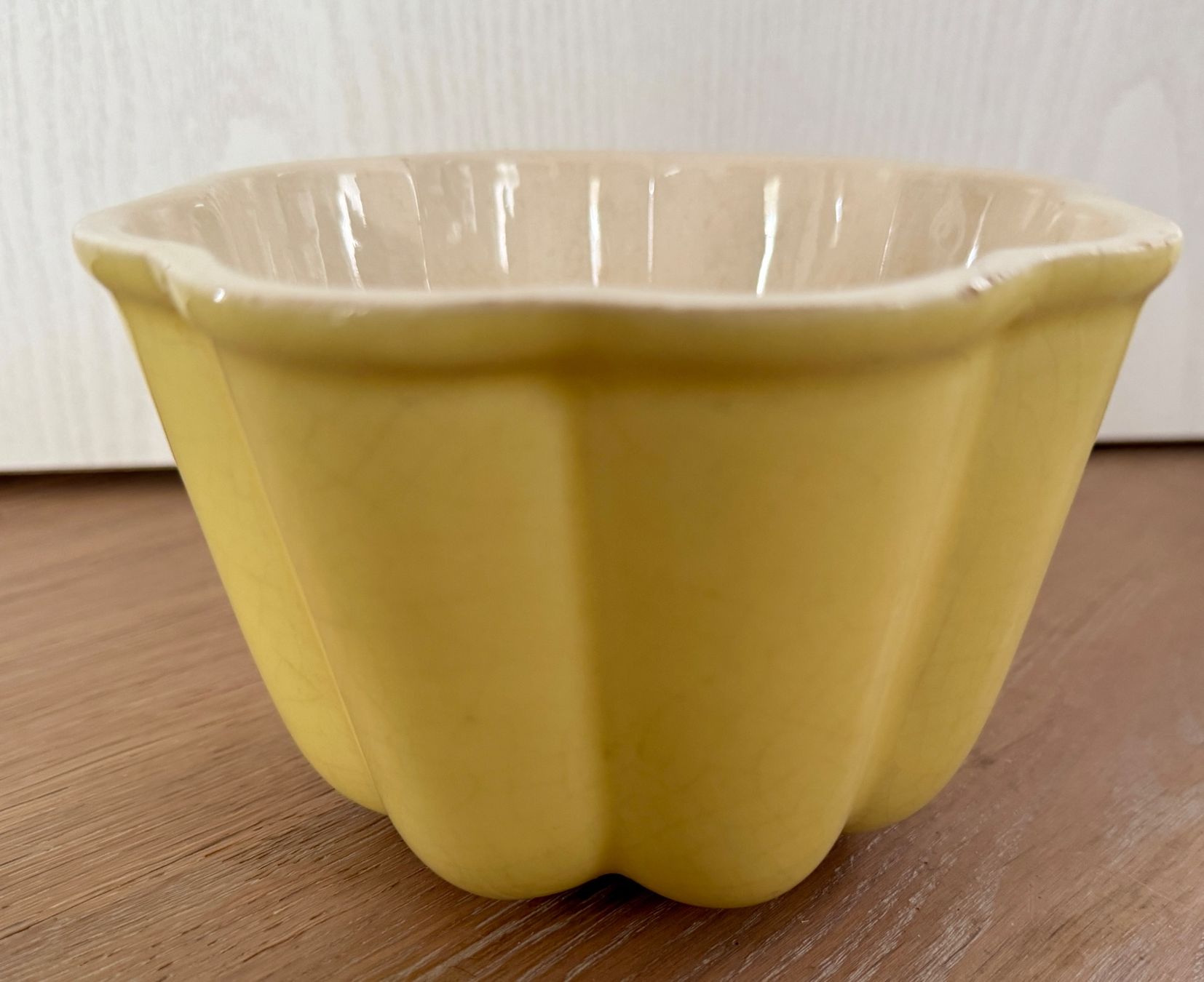 Rössler Ciotole: Grosse alte Puddingform gelb Pudding Form / Rössler – Usato da Rothrist venduto da Luckywinner