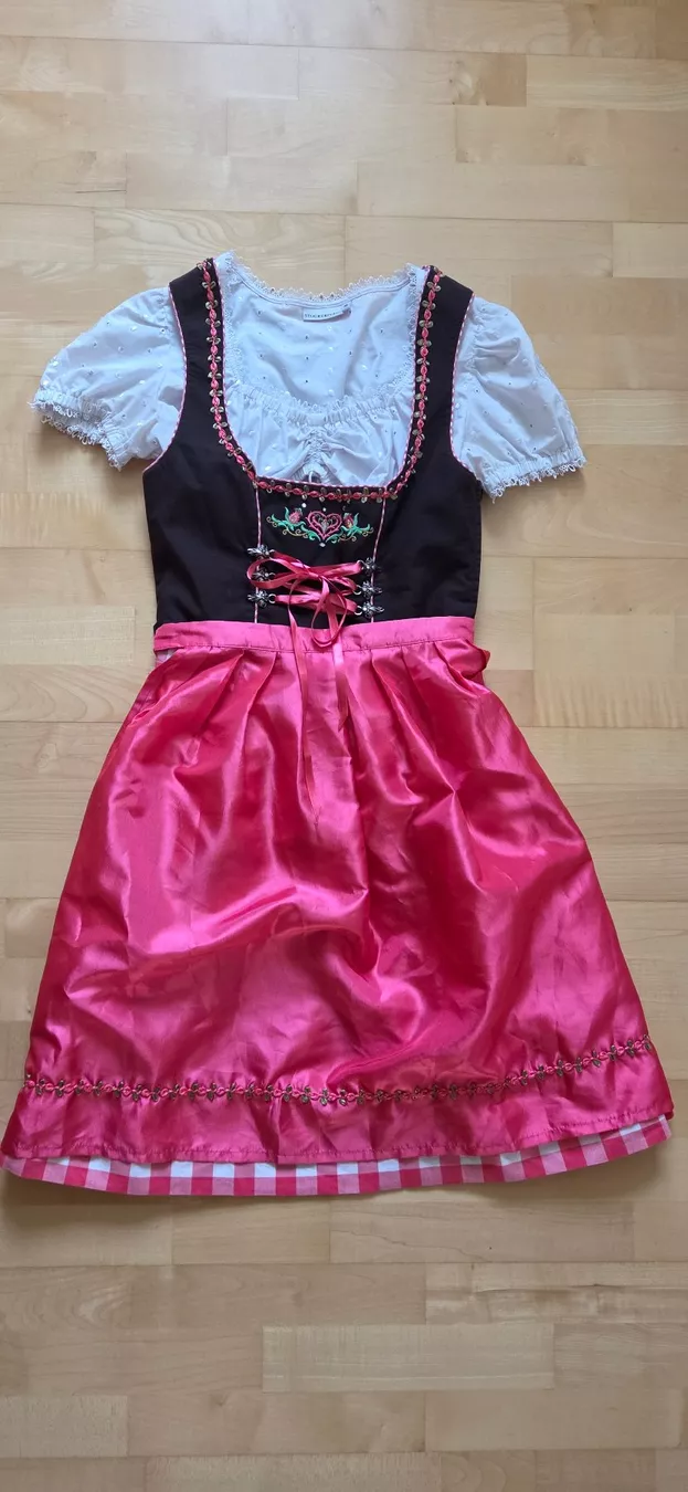 Vestiti: Dirndl 36/38 – Usato da Oberentfelden venduto da Petsan