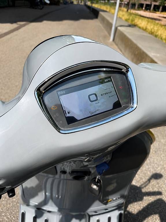 Vespa Scooter: Vespa GTS 125 Super ABS/ASR – Usato da Basel venduto da Aleksandar56 4