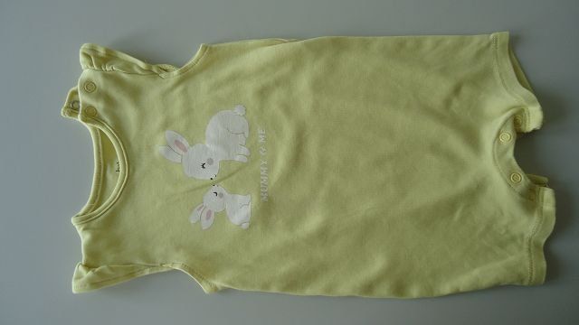 C&A Pigiama & Simili: Baby Strampler 3er Set hellblau/weiss/gelb Gr. 68 – Usato da Ergisch venduto da Haemmerli59 2