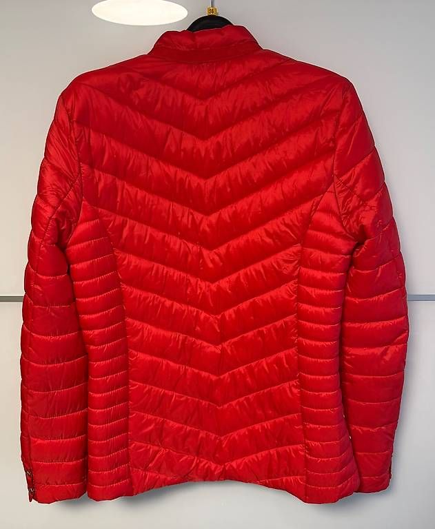 Tchibo Giacche: Tchibo rote Pufferjacke Groesse S – Usato da Ehrendingen venduto da ErikaKrisztina 1