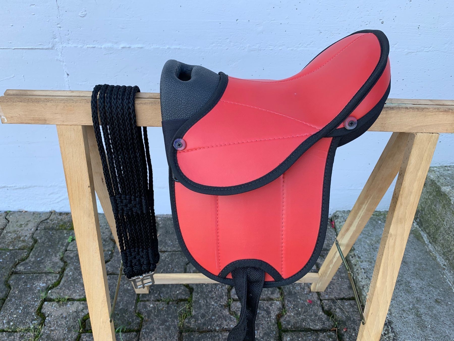 Selle & Accessori: schönes rotes Ponysätteli – Usato da Feldbach venduto da Fea1 1