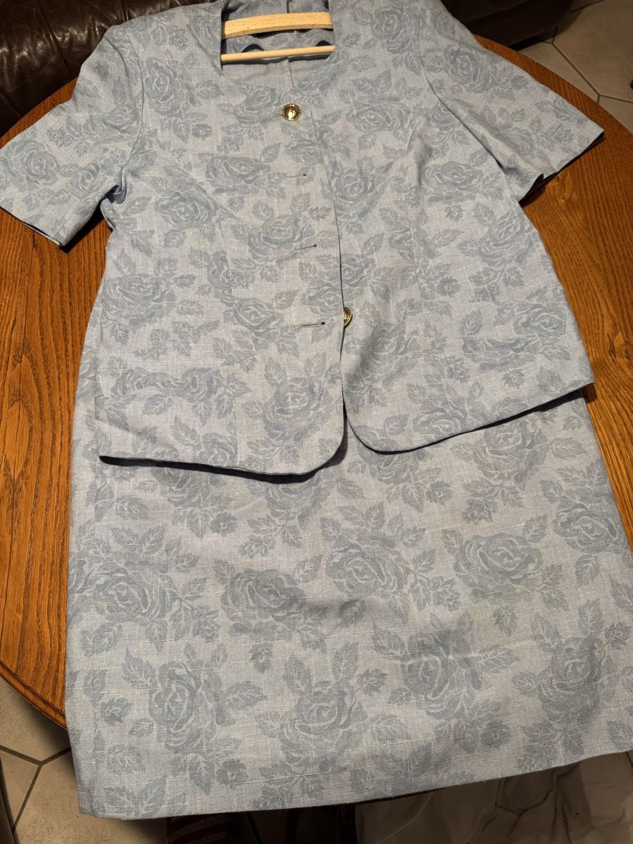 Completi & Tailleur: Costume dame – Usato da Montsevelier venduto da ber_88db