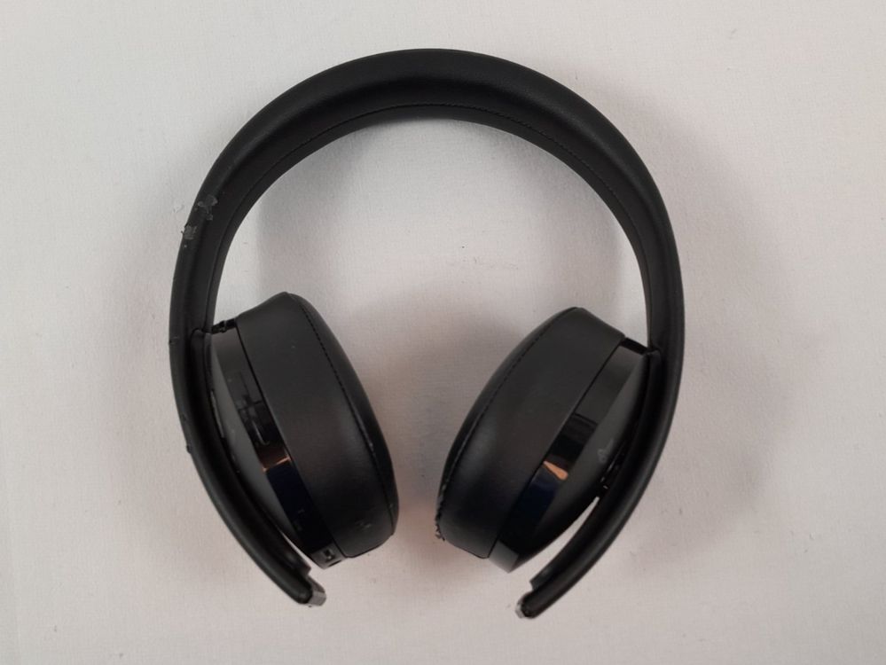 Sony Kopfhörer: SONY Playstation 4 Gold Kabelloses Headset – Gebraucht aus Richterswil von Restwert_Richterswil 1