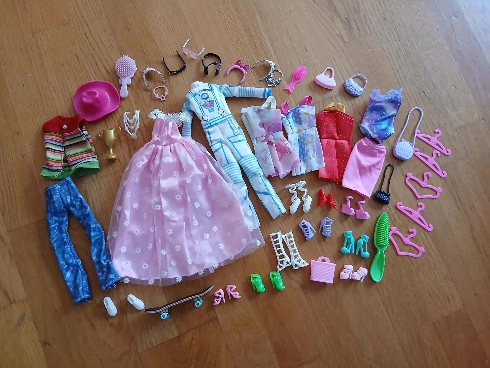 Puppen: Barbie Kleide&Schuhe – Gebraucht aus Dübendorf von Fip05