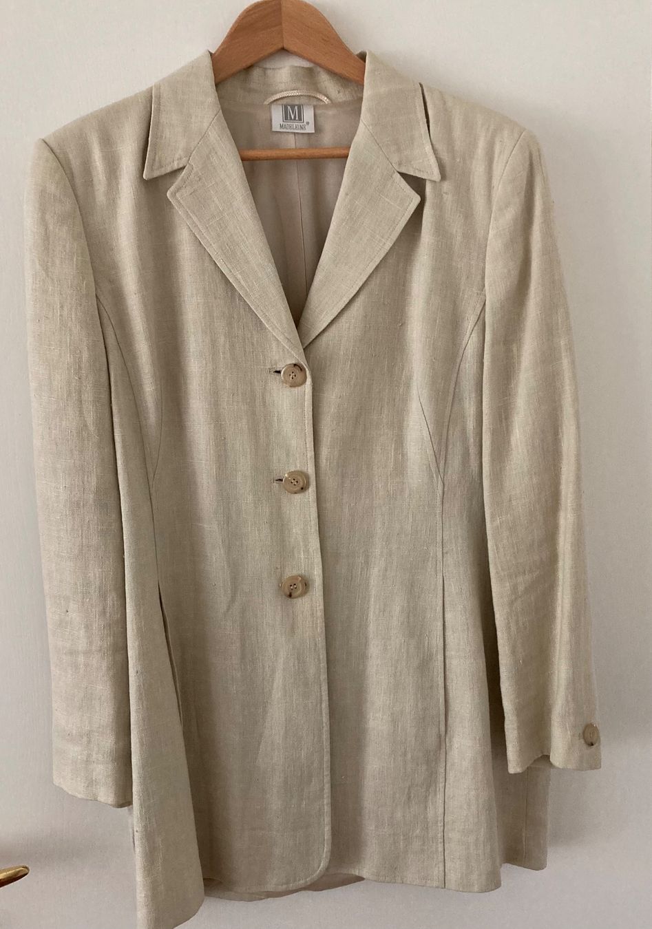 Madeleine Jacken: Leinen Blazer in  Beige – Neu (gemäss Beschreibung) aus Grüt (Gossau ZH) von Air8k3m 1