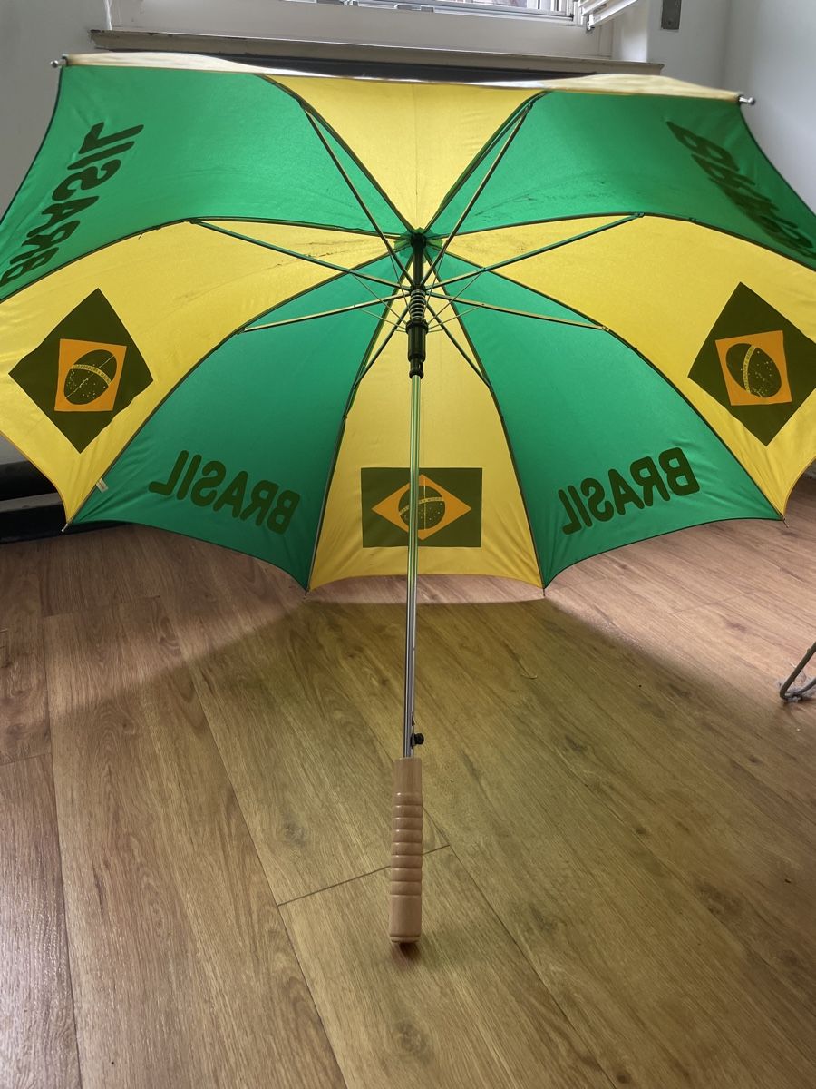 Ombrelli: Brazil Regenschirm – Usato da Zürich venduto da daria_m 2