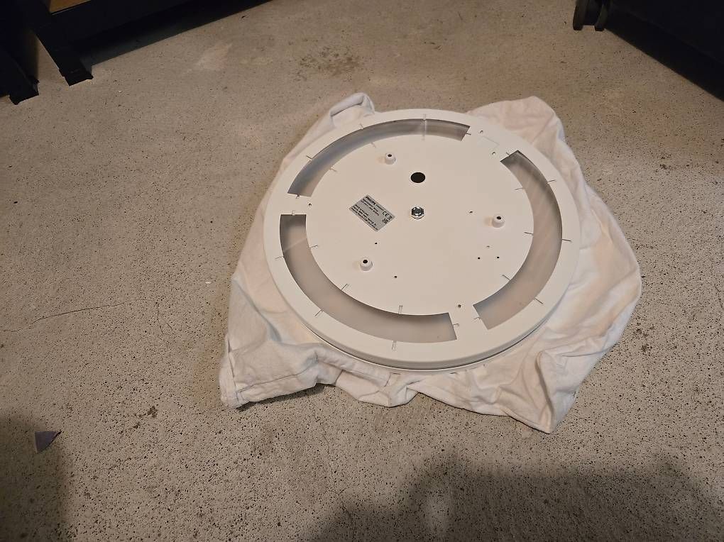 Lustres & lampes de plafonds: Philips Hue Being Basis BT – D'occasion à Uetikon am See par Deia 2