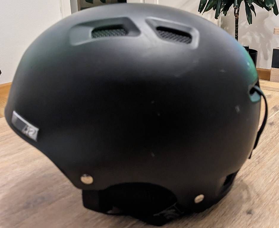 K2 Caschi: Snowboard- /Skihelm K2 – Usato da Basel venduto da gje_wbp6 4