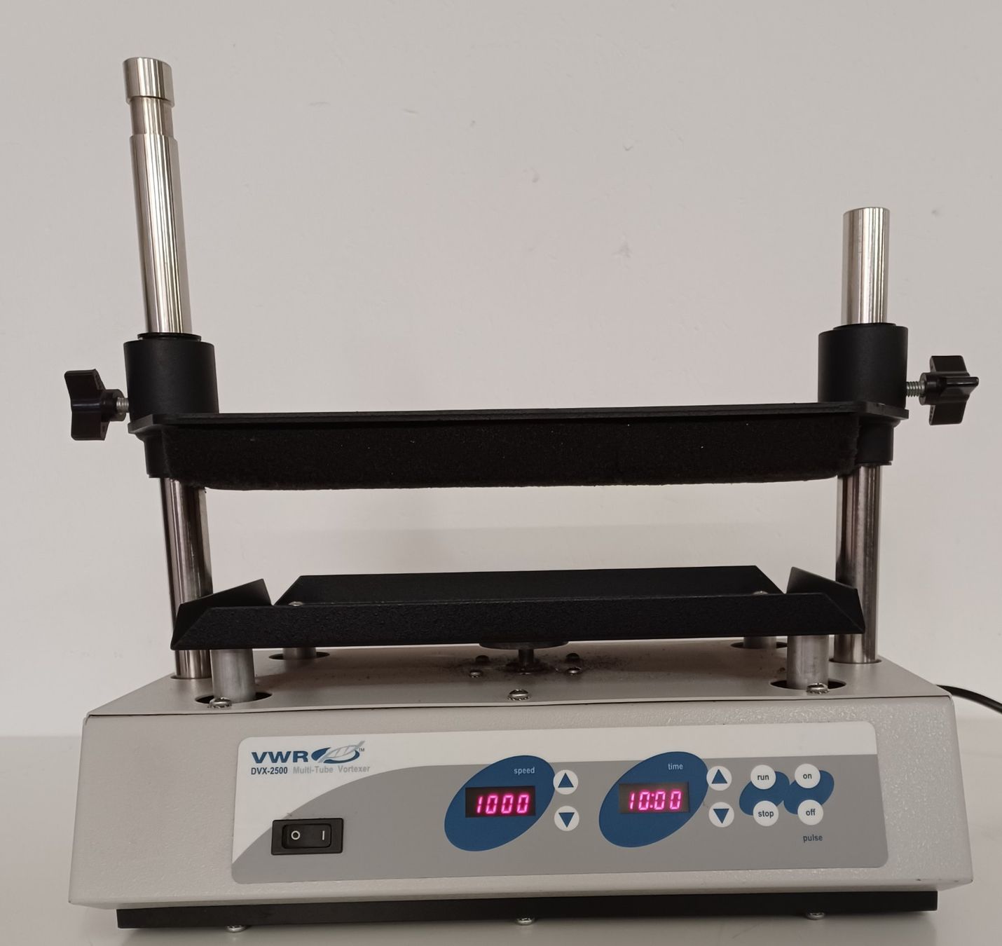 Tutte le macchine: VWR DVX-2500 Multi-Tube Vortexer – Usato da Niederdorf venduto da LeptonAG_Labor 1