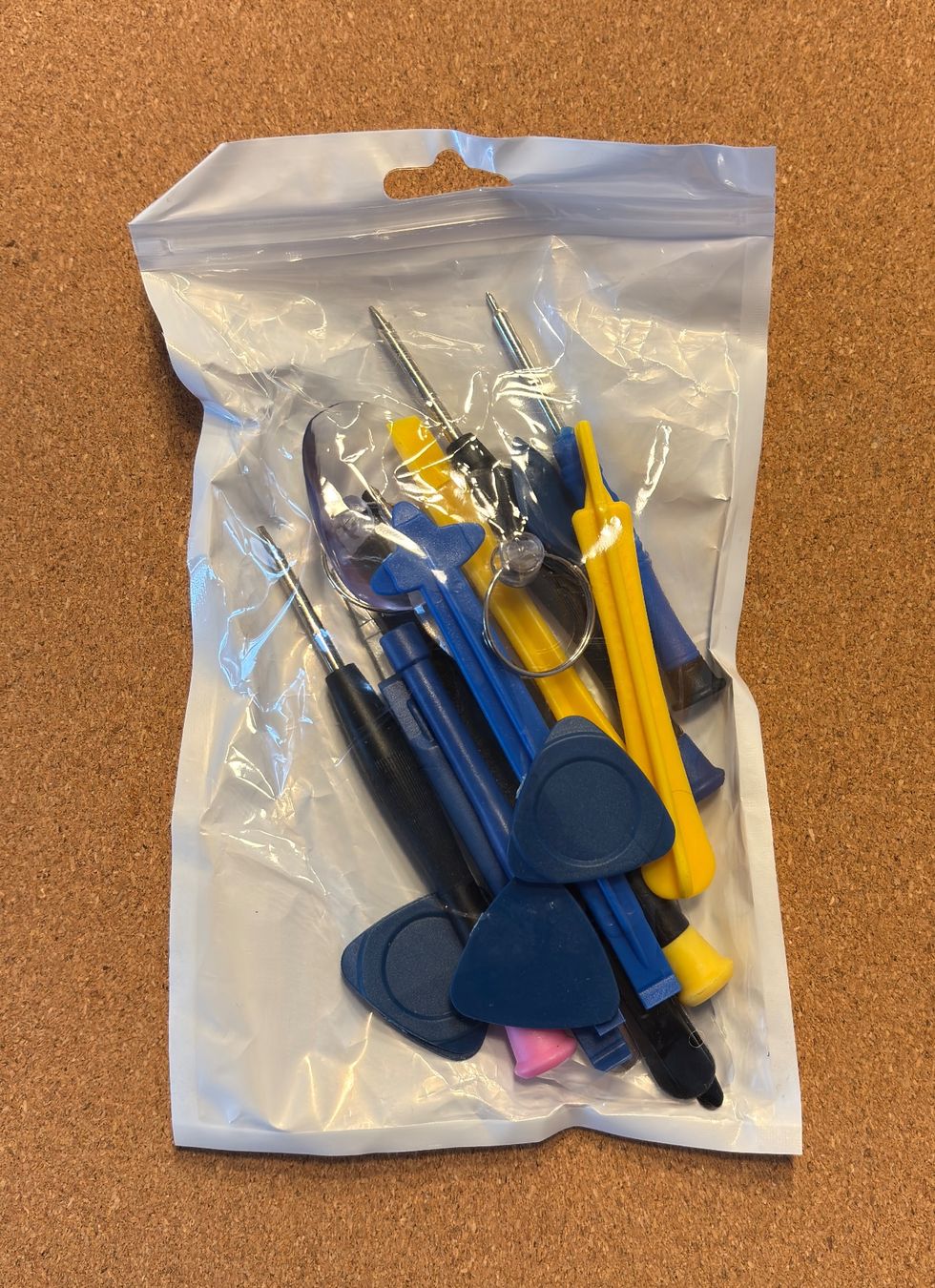 Alle Werkzeuge: Handy Reparatur Werkzeug Set 21-teilig iPhone & Android – Neu und originalverpackt aus Sonterswil von dwidi 1