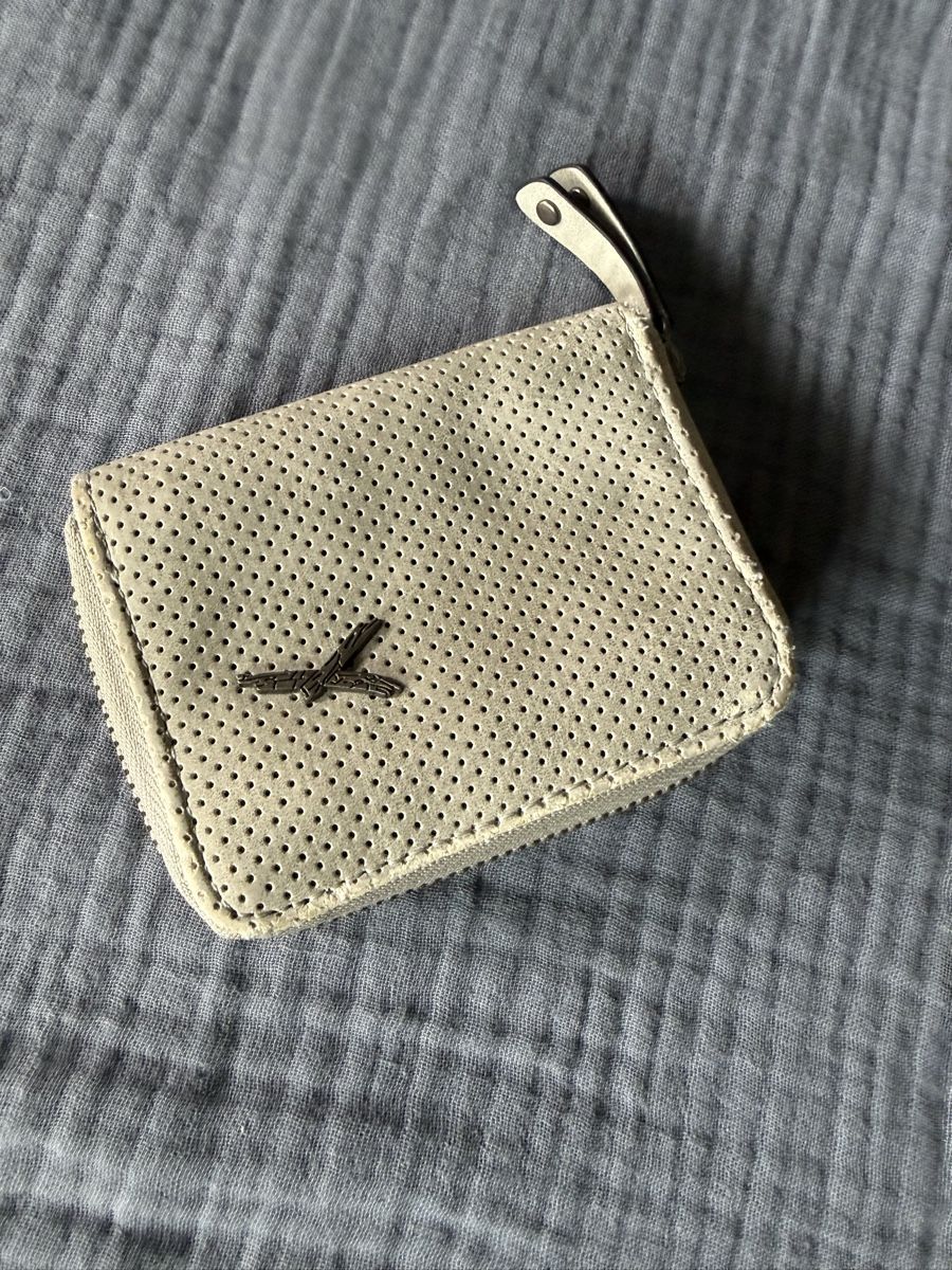 Brieftaschen: Geldbörse perforiert hellbeige gebraucht – Gebraucht aus Perlen von SPICE24