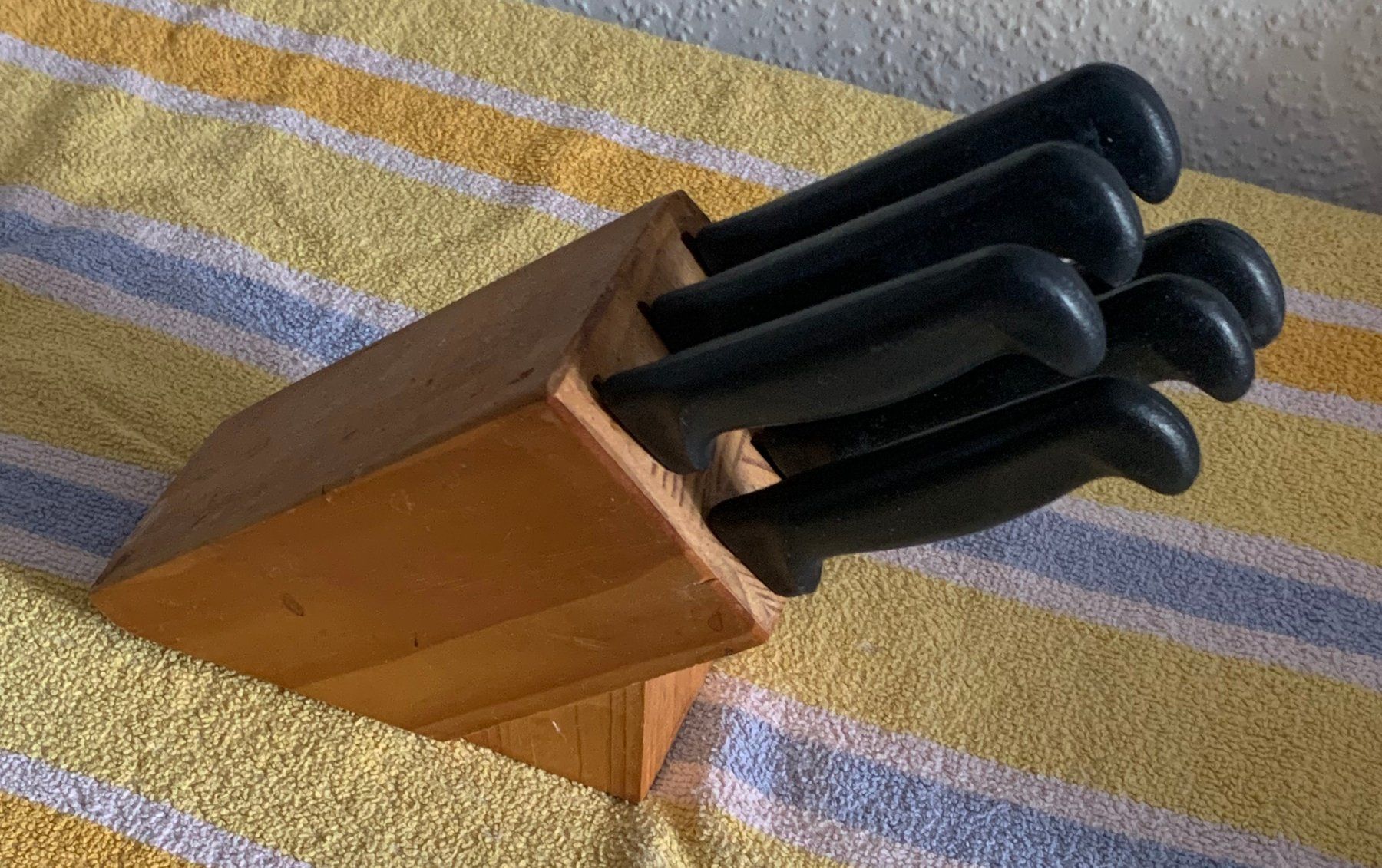 Messer: Bloc à couteaux avec 6 couteaux à steak – Gebraucht aus Epalinges von pvanden