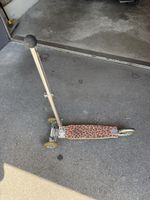Kinderroller mit Leo-Muster, 3 Räder - Top Zustand!