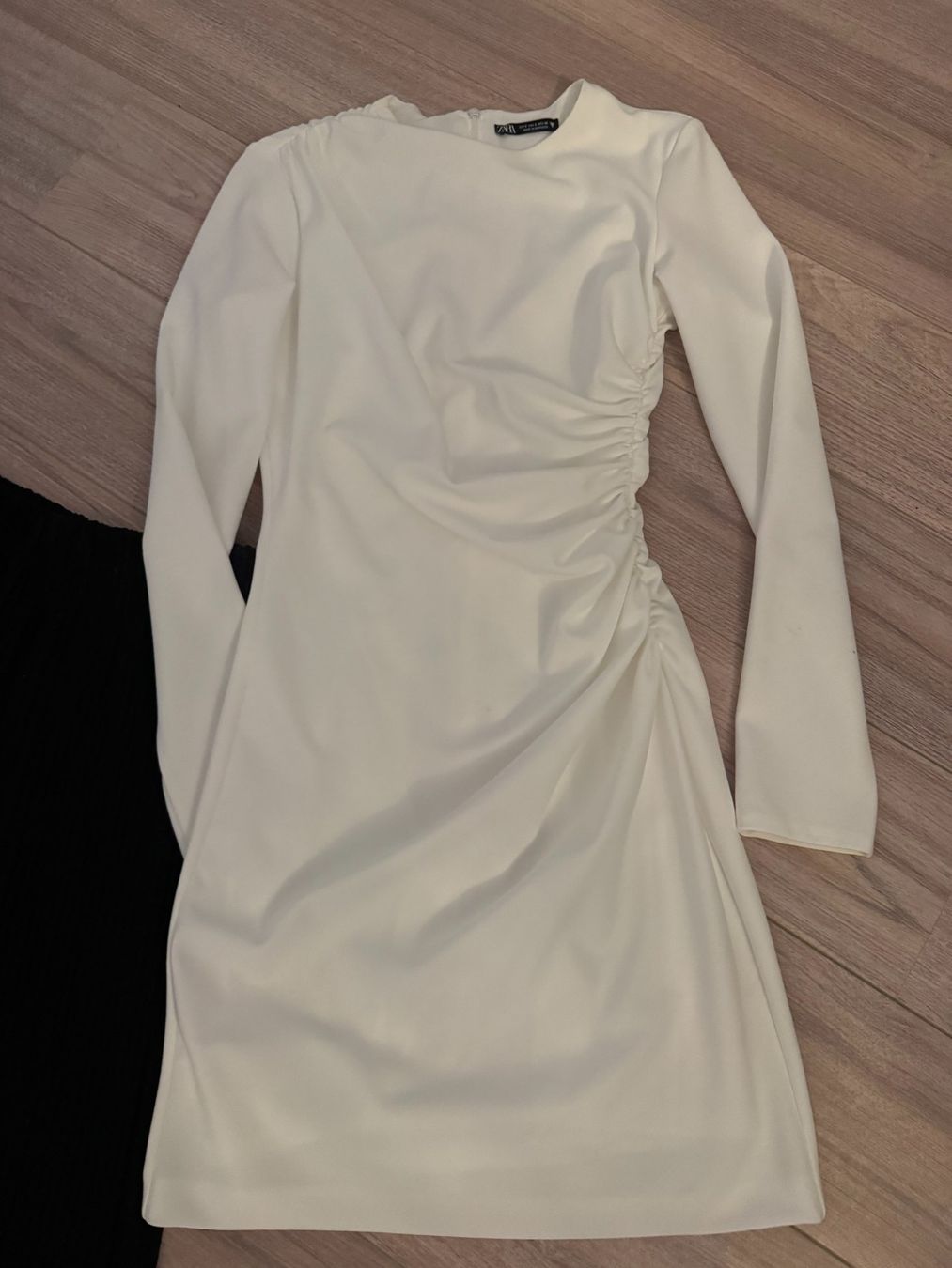 Lotti di vestiti: 4 Stk. Damenkleiderset Gr. S – Usato da Bonstetten venduto da VCLS 2