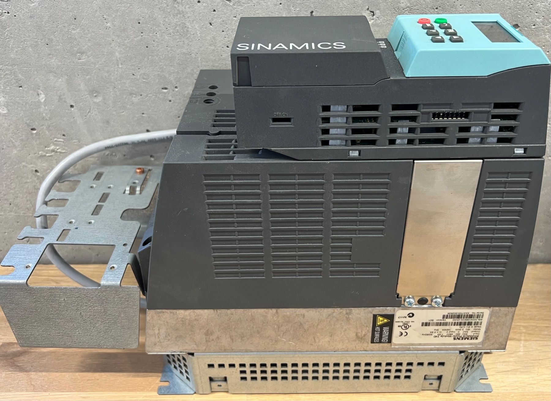 Siemens Wechselrichter: Frequenzumrichter 2.2kW Siemens - Sinamics PM240 – Gebraucht aus Romanshorn von DonRicardoo 1