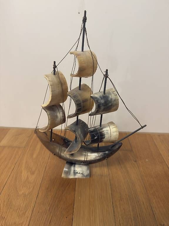Kit di modellismo & Modellini statici: Segelschiff Modell aus Tierhorn – Usato da Wohlen AG venduto da Capo13