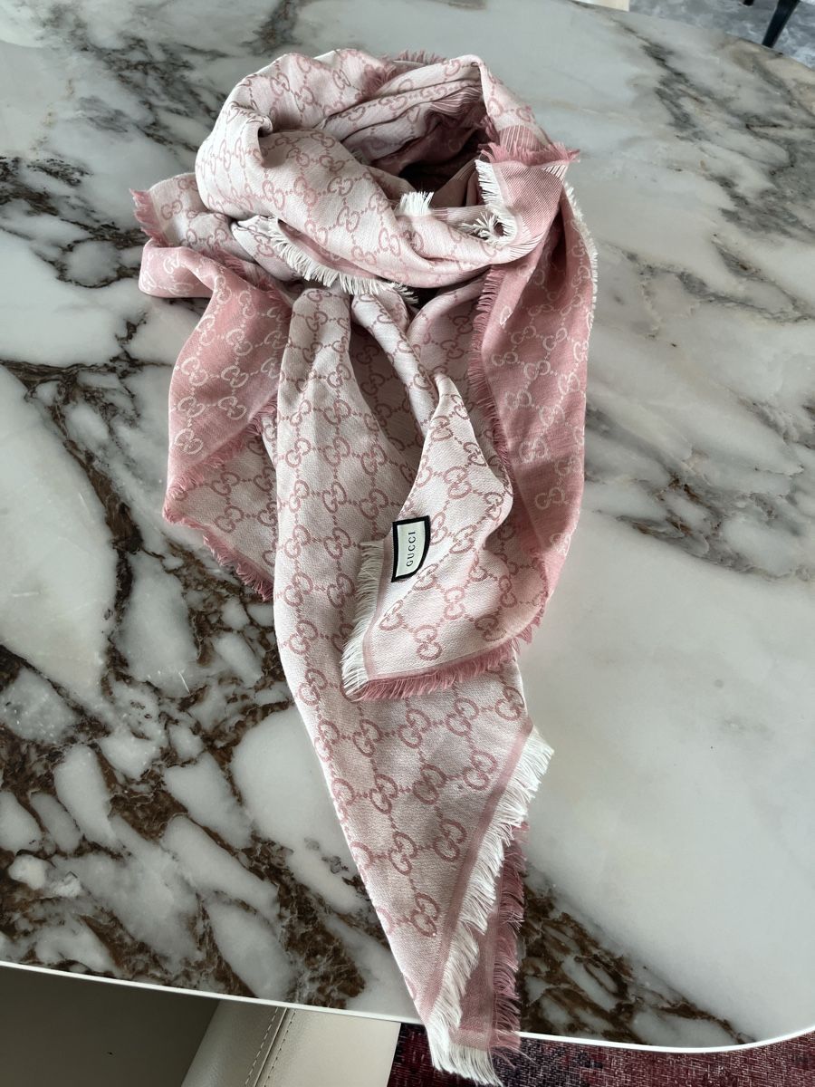 Foulard & Sciarpe: Gucci Foulard – Usato da Neftenbach venduto da gas_8cg2