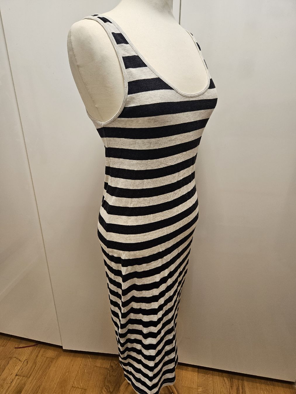 H&M Kleider: Geripptes Bodycon Kleid H&M Gr. L – Neu (gemäss Beschreibung) aus Zürich von ColdCoffee