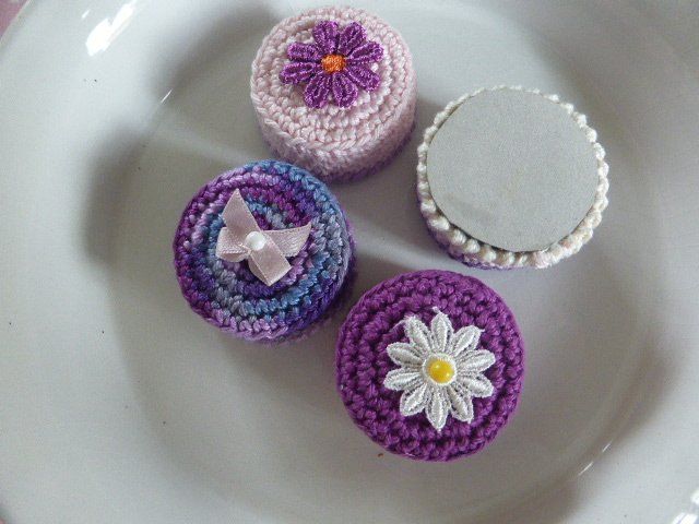Toutes les décorations: 4 Deko Mini Törtchen Handarbeit – Neuf (Voir description) à Hitzkirch par kleinerbaer01 3
