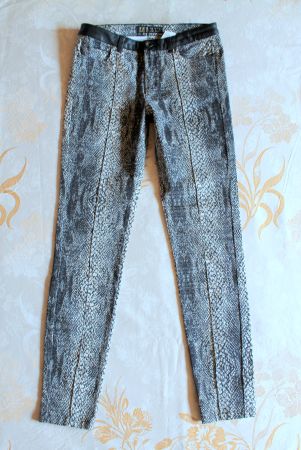 Zara * Skinny HOSE mit Schlangenmuster  34  XS