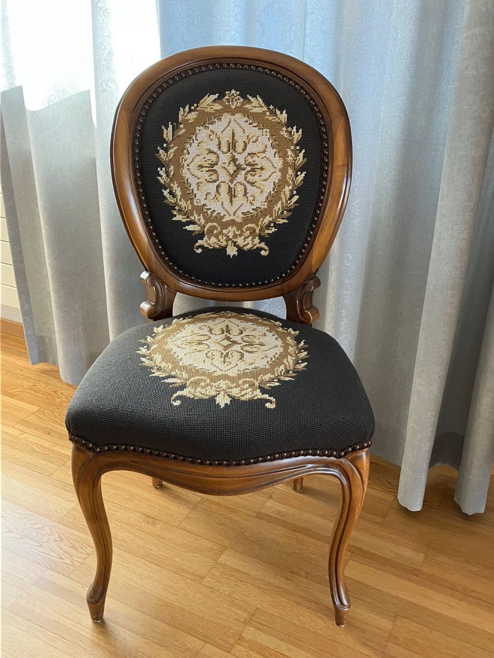 Poltrone: ANTIKER BIEDERMEIER-SESSEL mit Gobelin überzogen – Usato da Wil SG venduto da Mutzi02