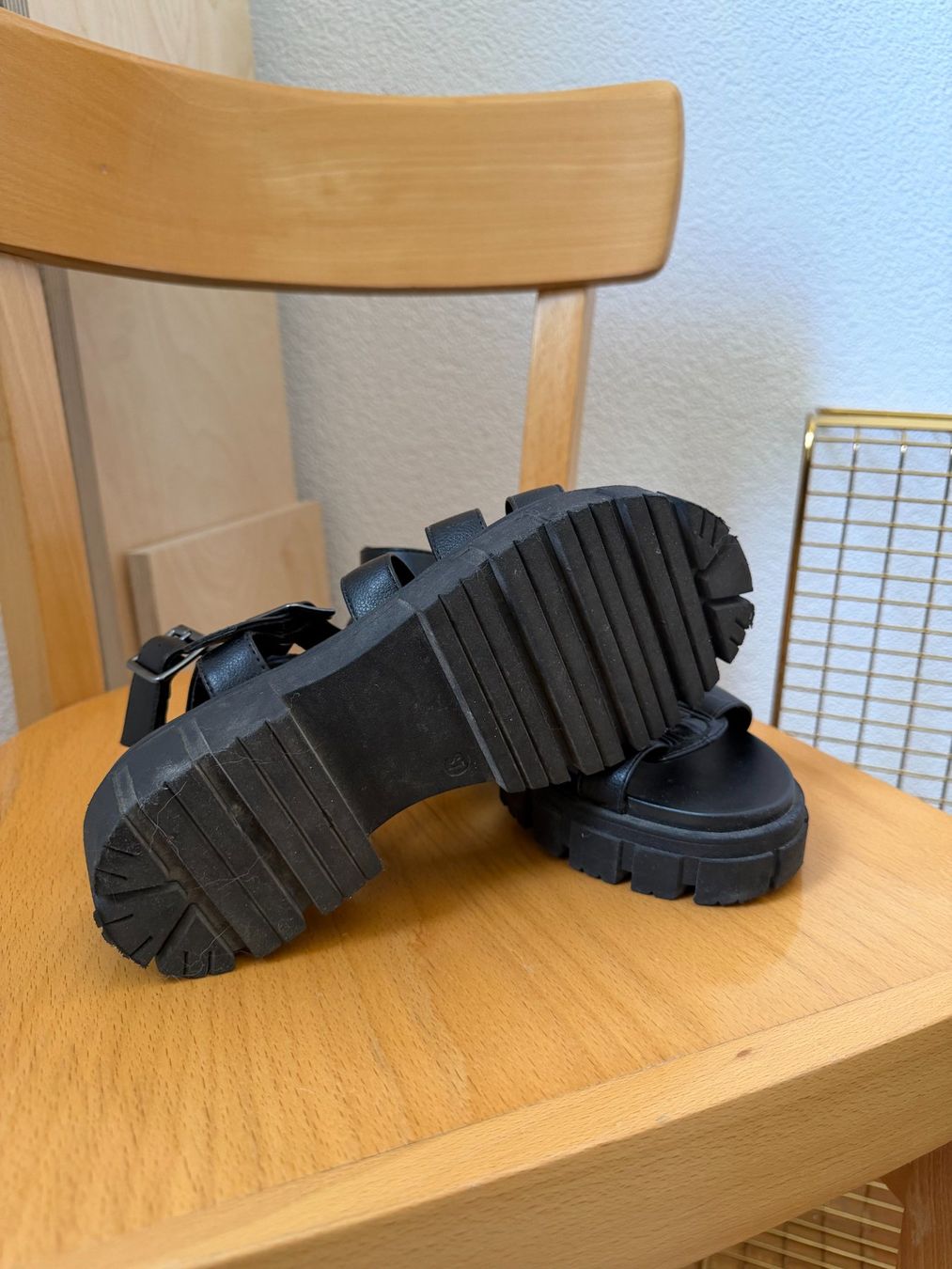 Scarpe da donna: Sandales T37 – Usato da Sion venduto da fem_8rnr 2