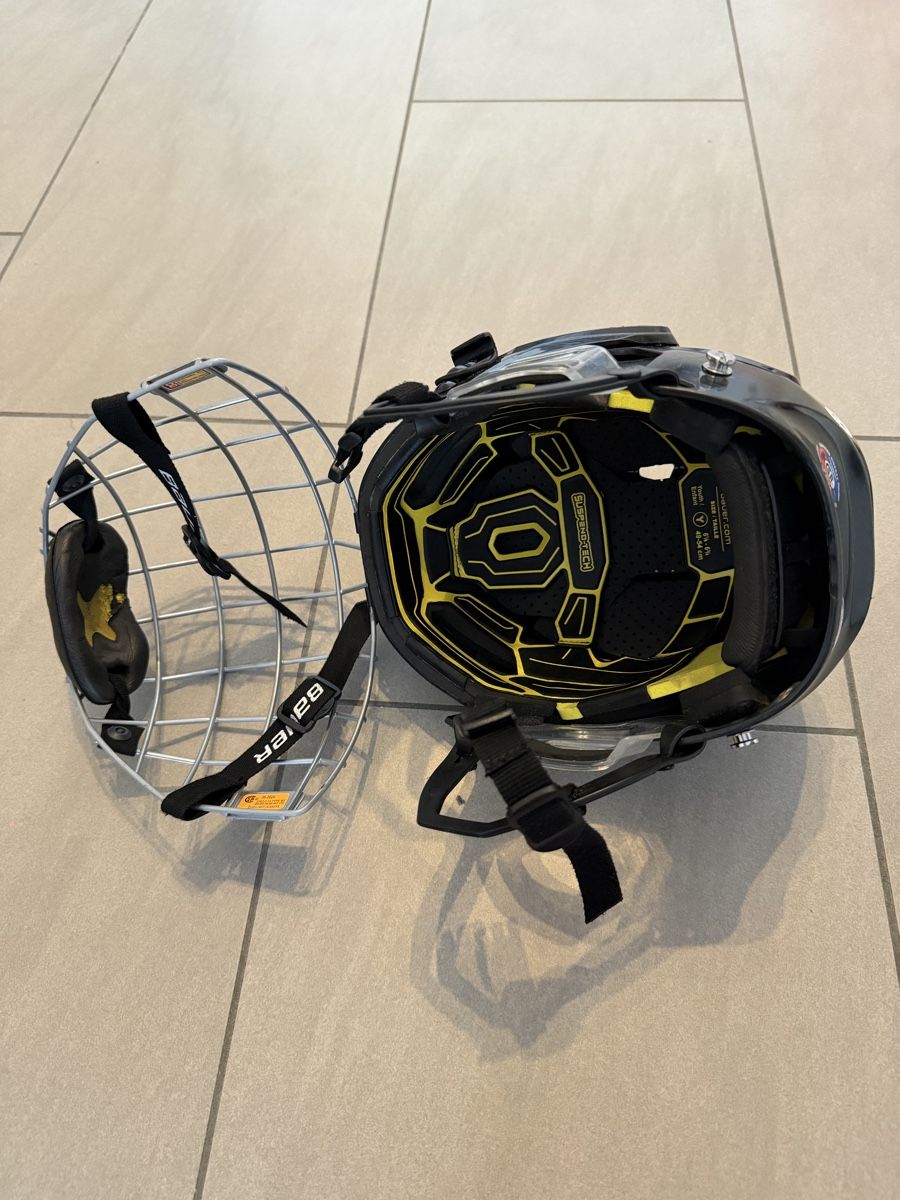 Helme: Bauer RE-AKT 100 YTH Helm mit Gitter schwarz  – Gebraucht aus Niederglatt ZH von Maple12345 1
