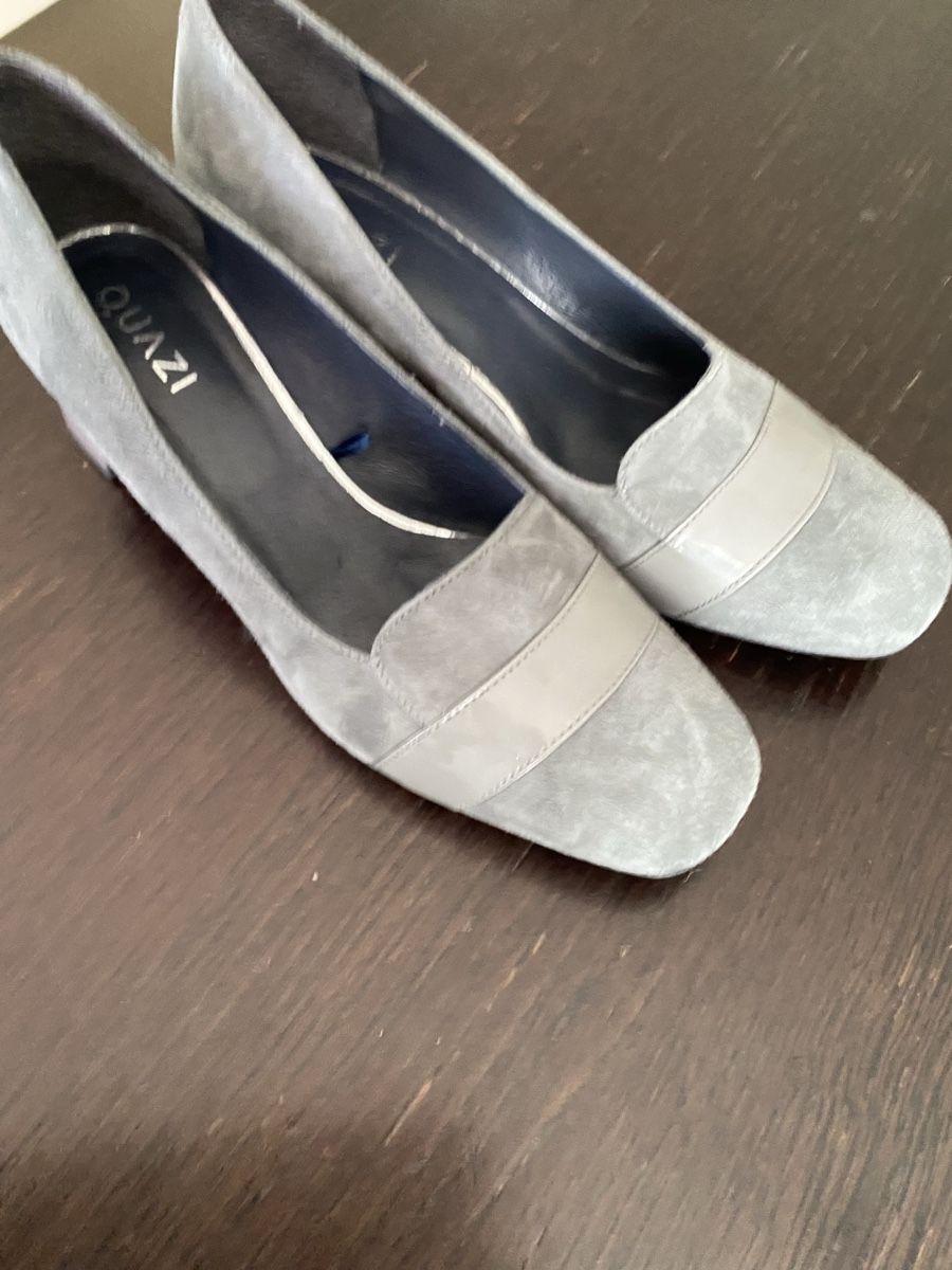 Scarpe da donna: Graue Veloursleder Pumps, Grösse41 41 – Nuovo (secondo la descrizione) da Kreuzlingen venduto da Lukma64 1