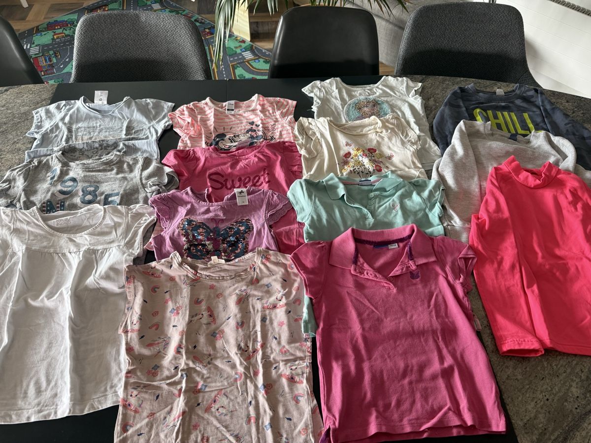 Lotti & Set di vestiti: Grossen Kleiderpaket Mädchen Grösse 110/116 – Usato da Steckborn venduto da Diana.84 1