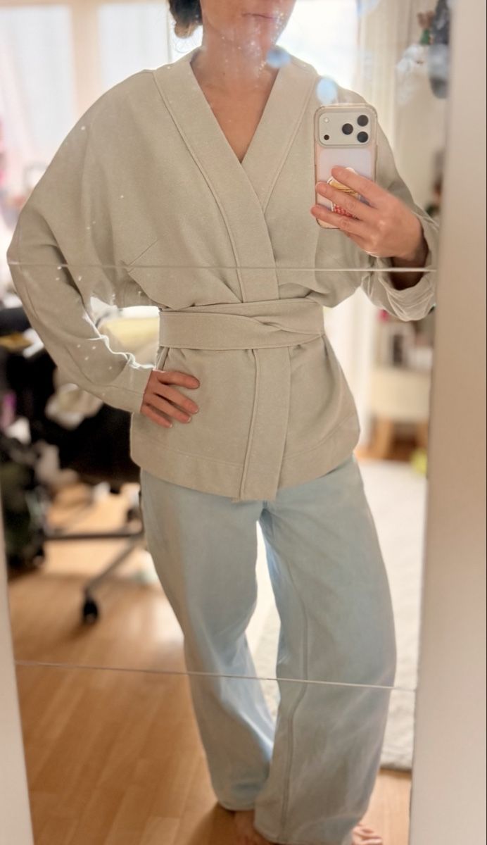 Cos Giacche: Veste Cos Kimono Beige Tendance – Nuovo (secondo la descrizione) da Crissier venduto da seikoruby