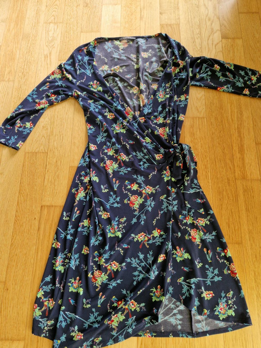 Esprit Vestiti: ESPRIT Wickelkleid – Nuovo (secondo la descrizione) da Möhlin venduto da Cloudy73 3