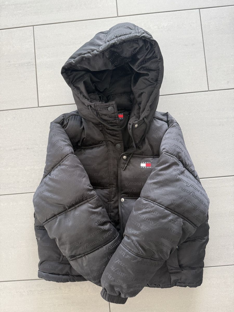 Tommy Hilfiger Jacken: Tommy Jeans Steppjacke  – Gebraucht aus Trimmis von mor_b6bx 1