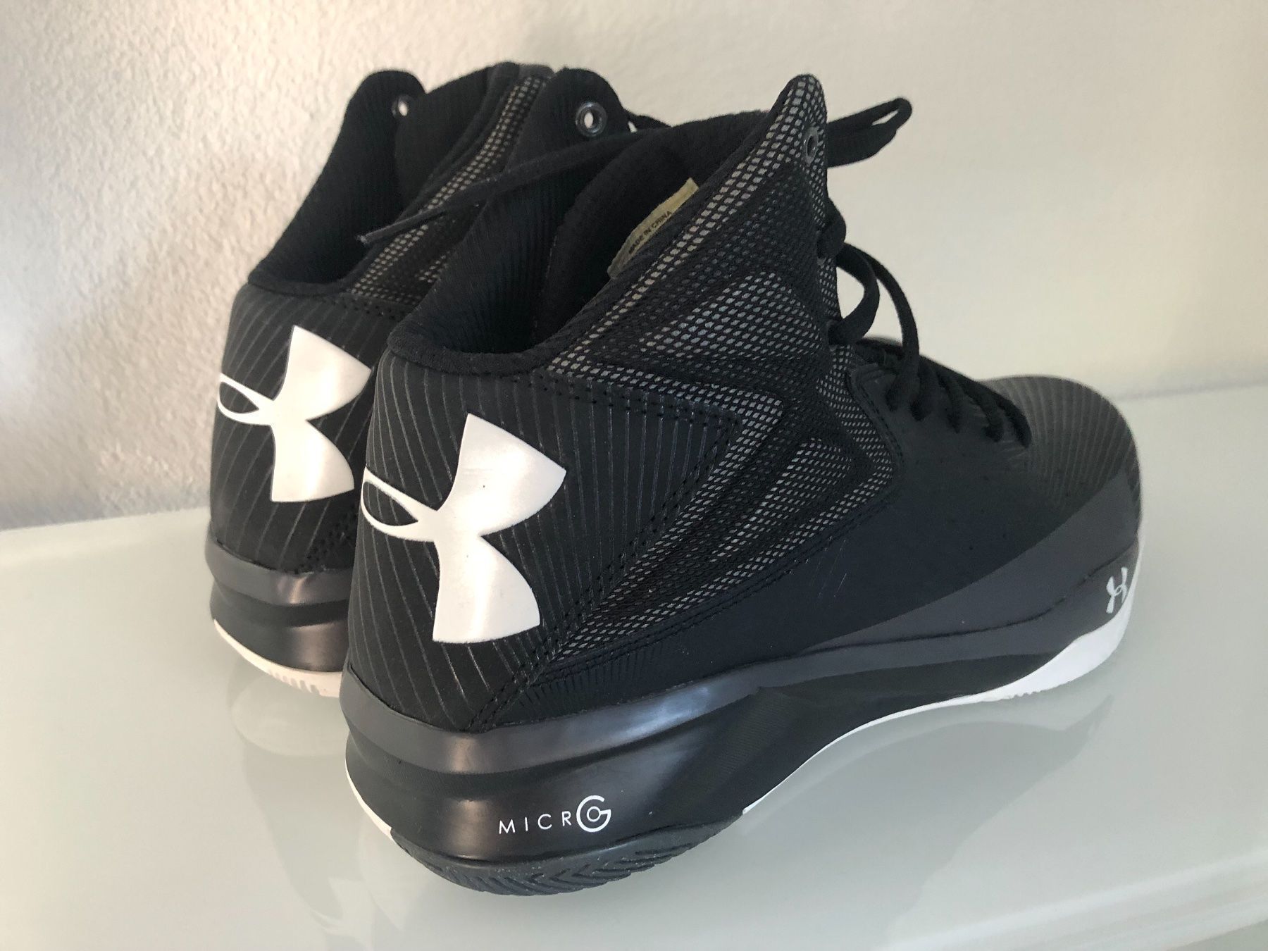 Scarpe da uomo: Neue UNDER ARMOUR Basketball Schuhe – Nuovo e nell'imballaggio originale da Mülenen venduto da CreativeSolutions 2