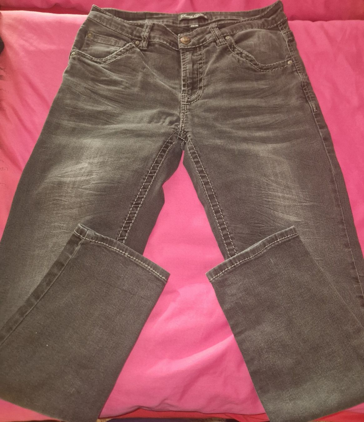 Pantaloni: Schwarze Jeans Gr. 30/30  – Usato da Utzenstorf venduto da Ernie_und_Bert