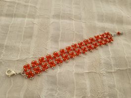 Handgemachte armkette aus glasperlen dunkelorange