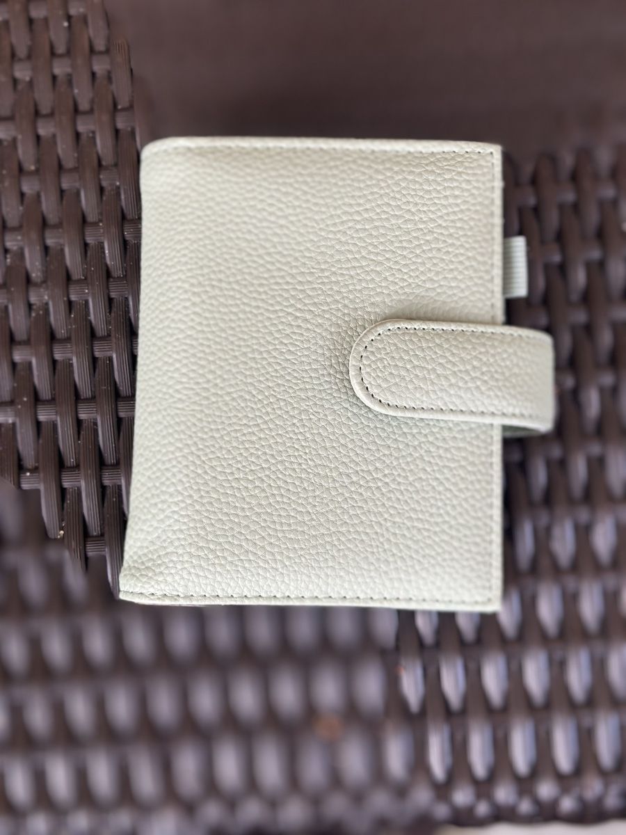 Portamonete: DE LUXE BINDER RINGBUCH A7 Neu Lime – Nuovo e nell'imballaggio originale da Aadorf venduto da mel_5b9w