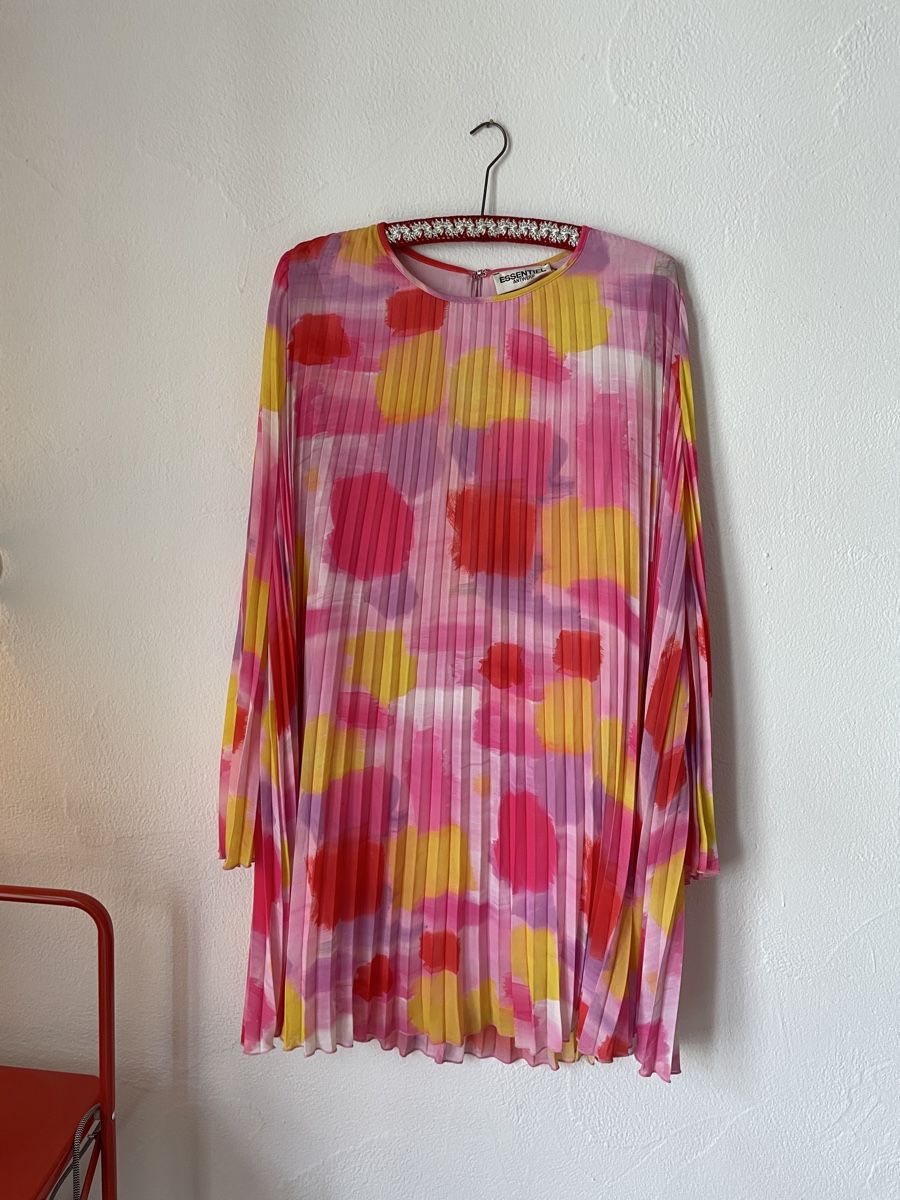 Essentiel Antwerp Vestiti: Kleid Essentiel Antwerp pink – Usato da Zürich venduto da sarah_aurelia