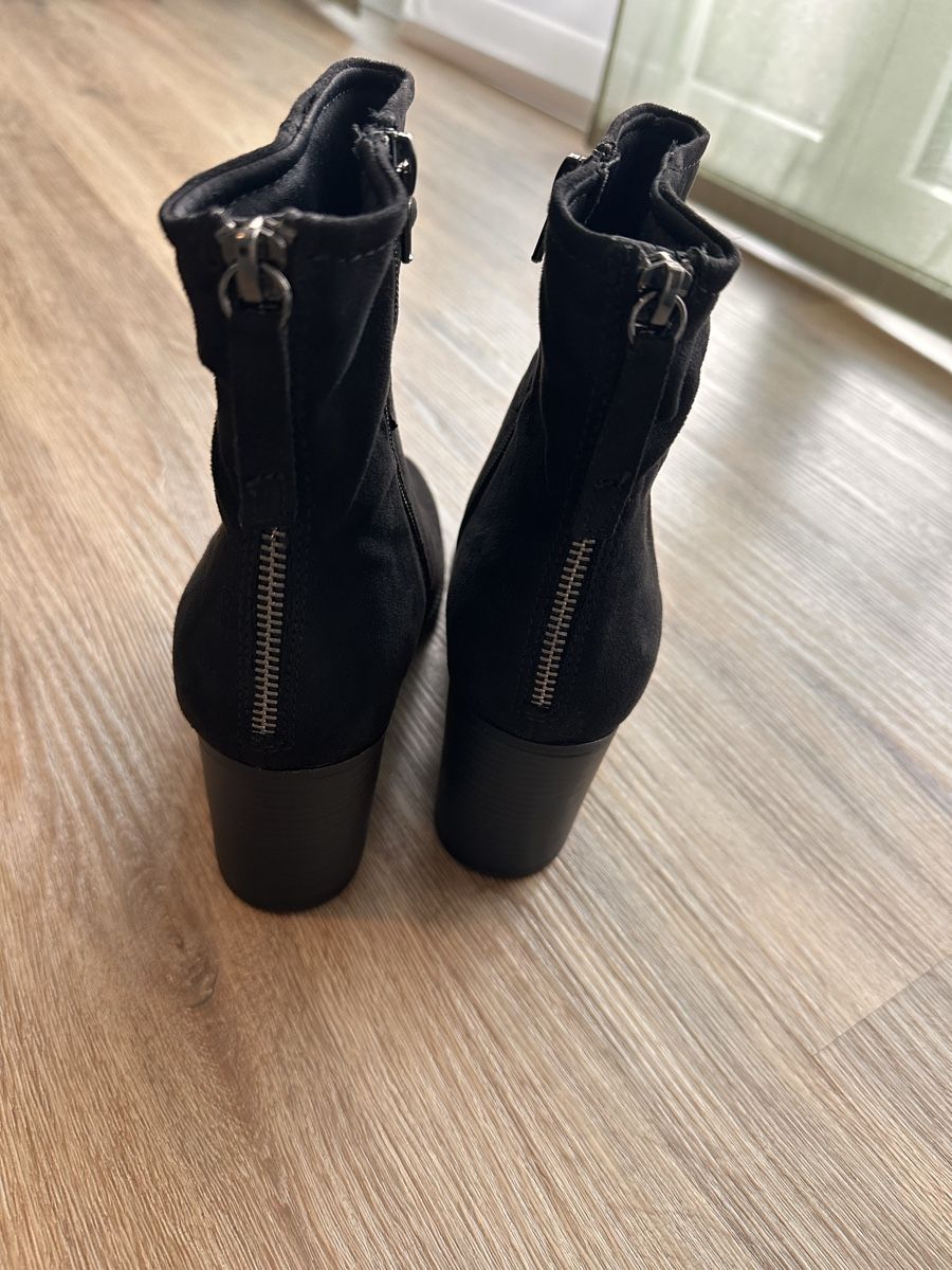 Scarpe da donna: Schwarze Stiefeletten, Grösse 39 – Nuovo (secondo la descrizione) da Kloten venduto da AnemoneD 2