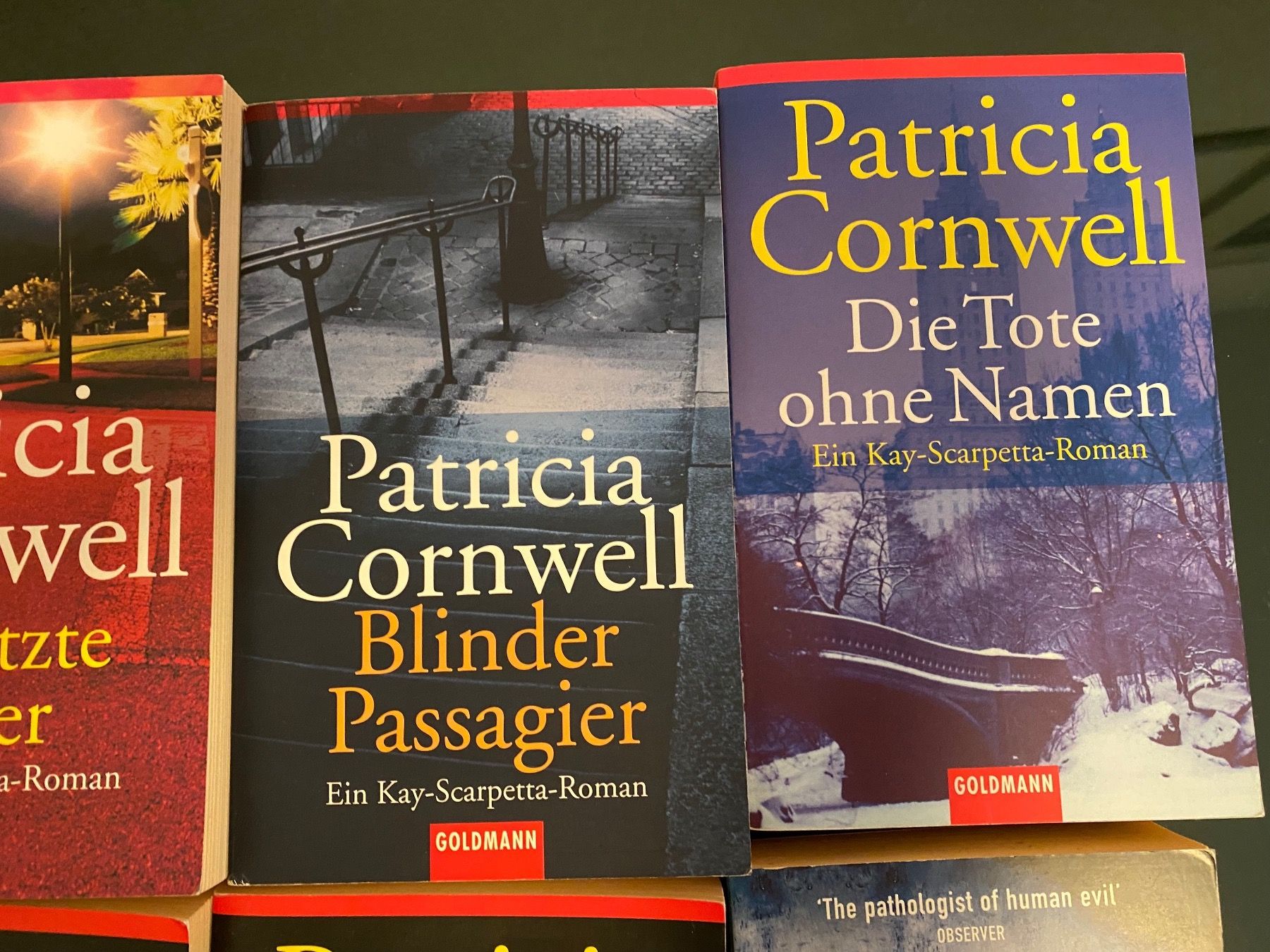 Libri: Partricia Cornwell 9 Bücher LP ca 200.- – Nuovo (secondo la descrizione) da Buchs-ZH venduto da Birikina 1