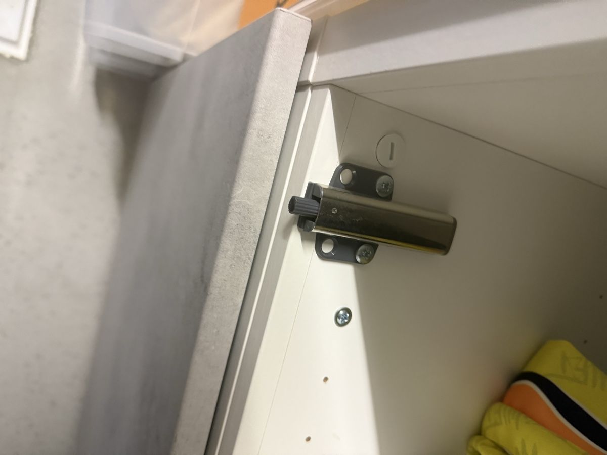 Armadi: Ikea Besta Schrank mit Glasplatte – Usato da Wettingen venduto da myworldsking 3
