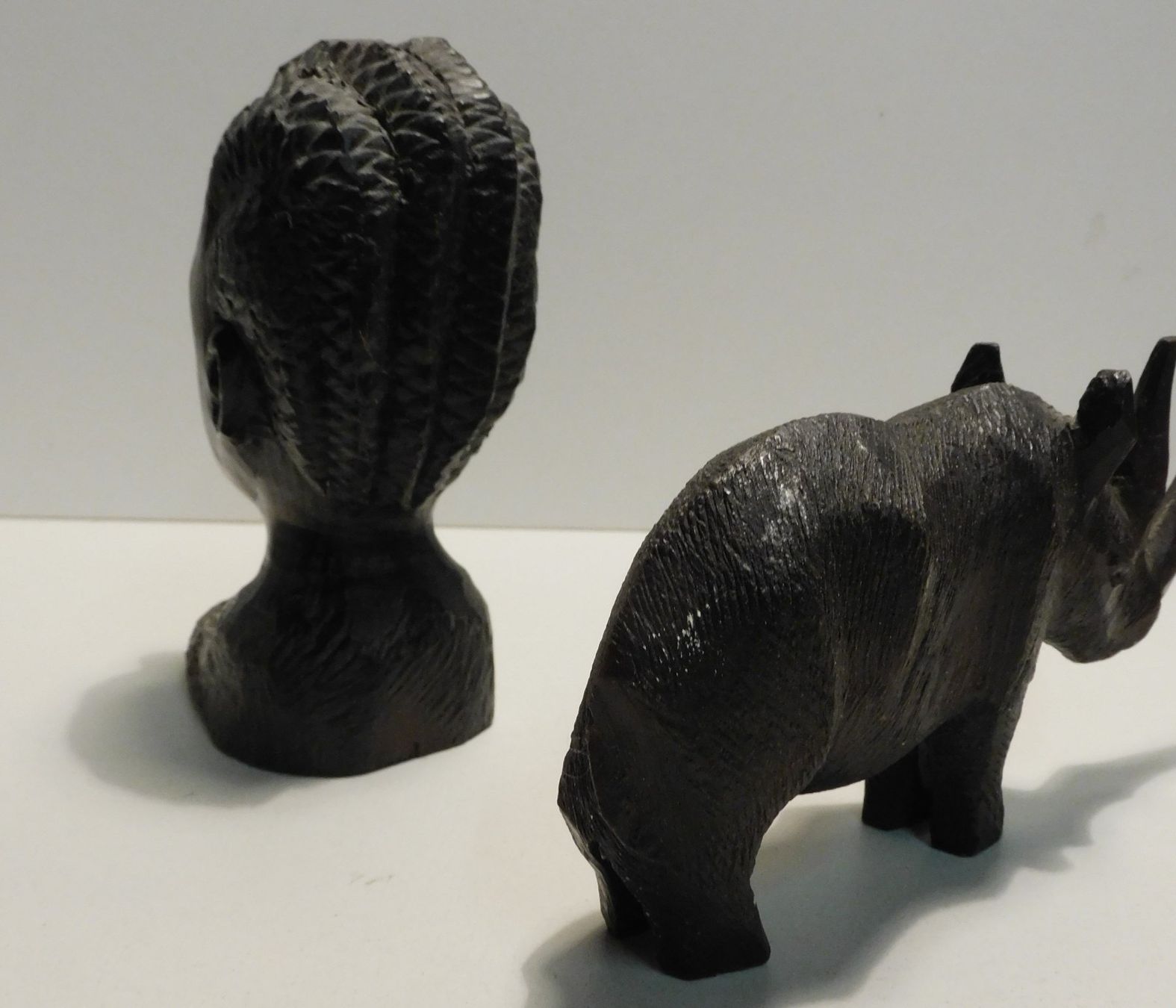 Figuren: Afrikanische Figuren 2 kleine Figuren handgeschnitzt – Gebraucht aus Sursee von 76 2